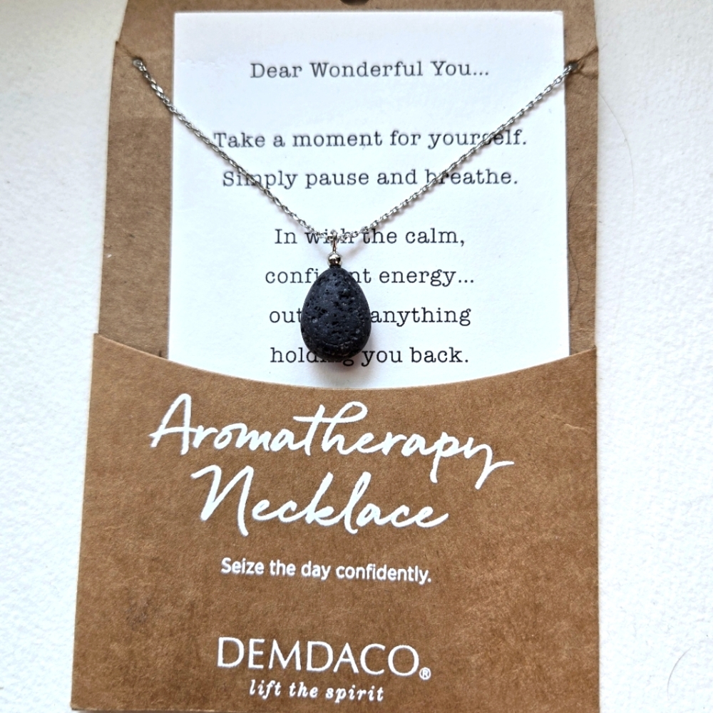 NEW💫DEMDACO Aromatherapy Necklace
